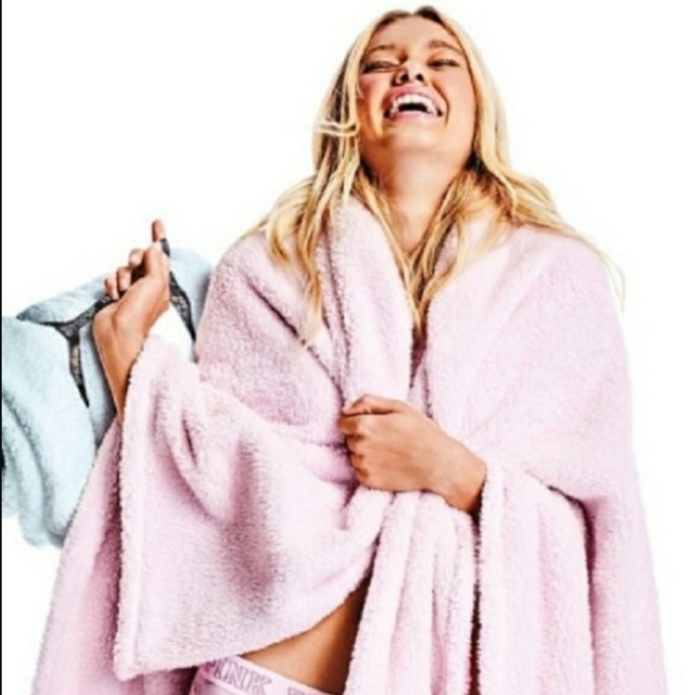 VS PINK Blanket throw stadium 50" x 60" - Picture 3 of 5